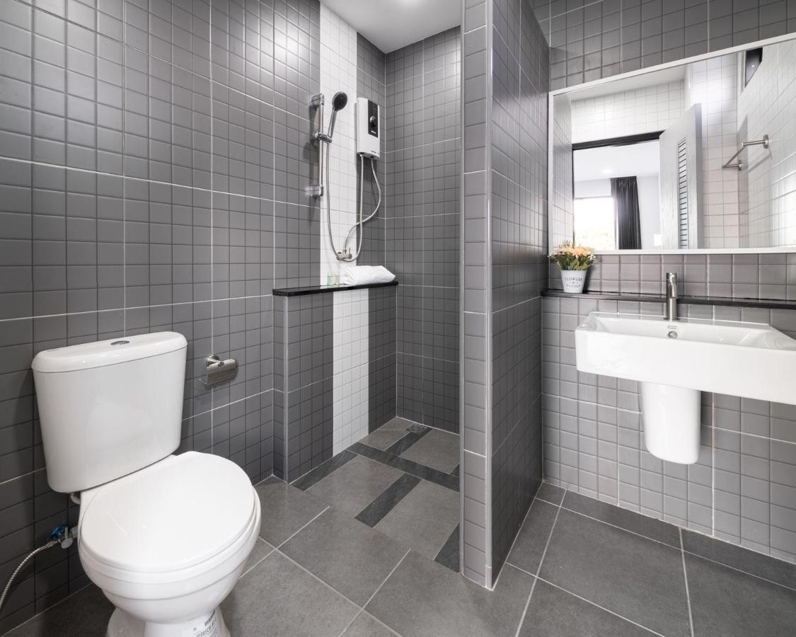 Aqua Residences อควา เรสซิเดนซ์ ห้องพักใหม่ให้เช่า ติดรถไฟฟ้าสถานีวุฒากาศ Bangkok Exteriör bild