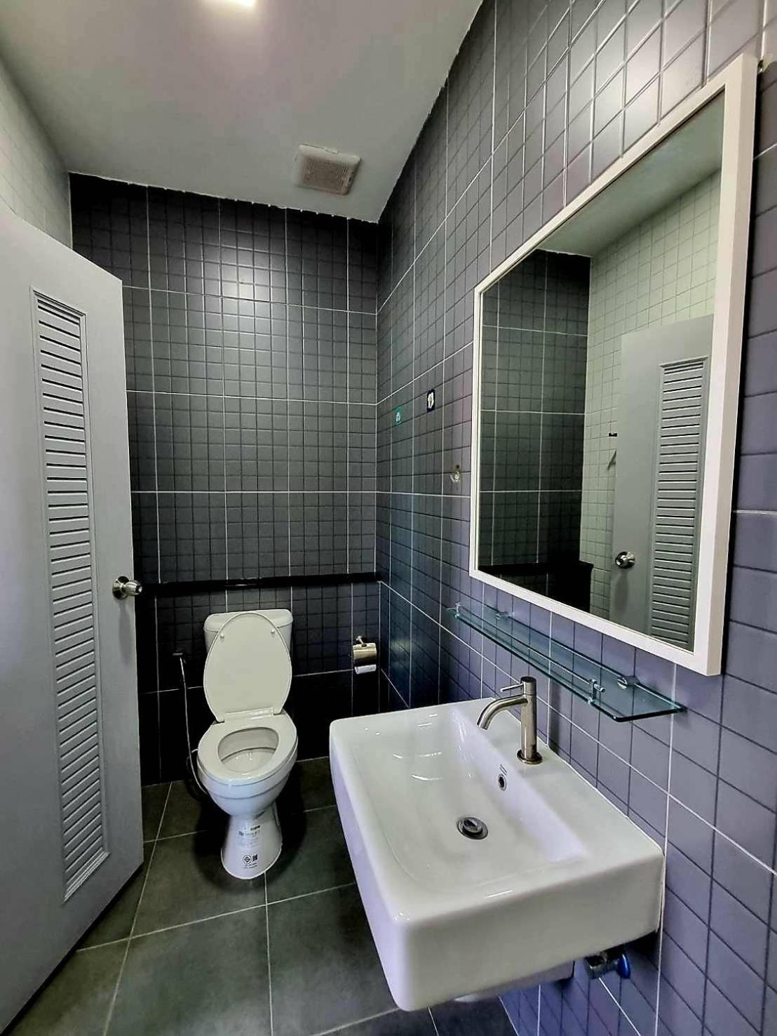 Aqua Residences อควา เรสซิเดนซ์ ห้องพักใหม่ให้เช่า ติดรถไฟฟ้าสถานีวุฒากาศ Bangkok Exteriör bild
