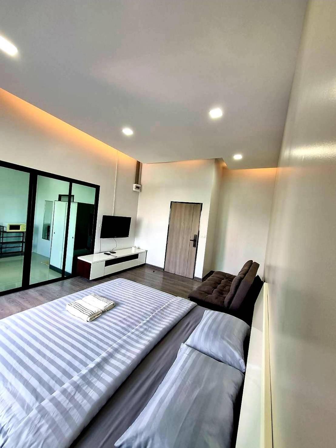 Aqua Residences อควา เรสซิเดนซ์ ห้องพักใหม่ให้เช่า ติดรถไฟฟ้าสถานีวุฒากาศ Bangkok Exteriör bild